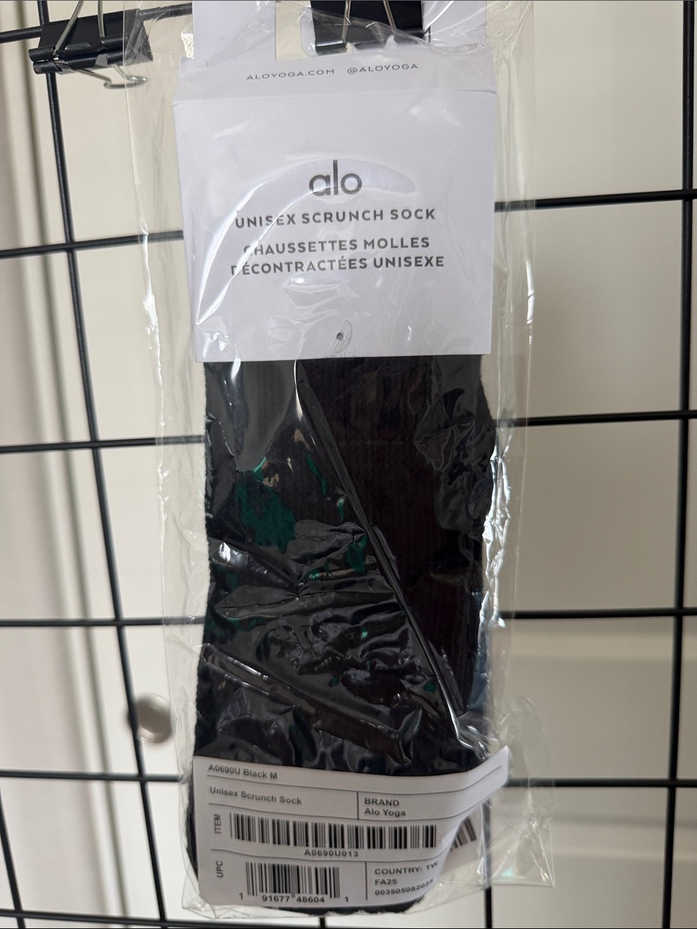 ALO Yoga Black Unisex Scrunch Socks - Packaged